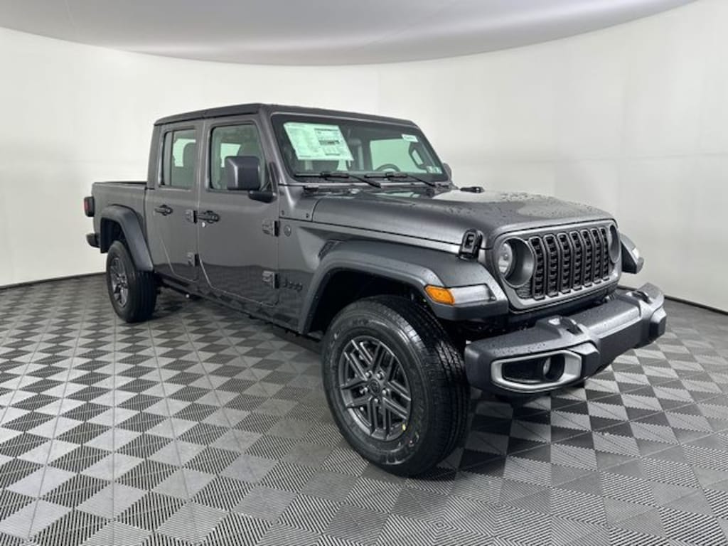 New 2026 Jeep Gladiator SPORT 4X4 Pickup