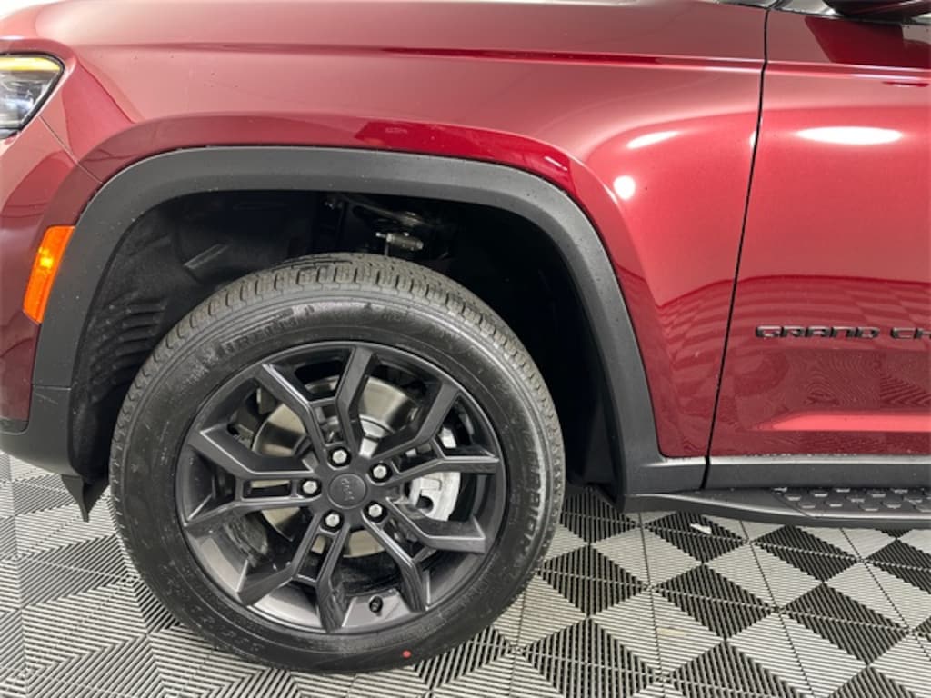 New 2025 Jeep Grand Cherokee L LIMITED 4X4 Sport Utility