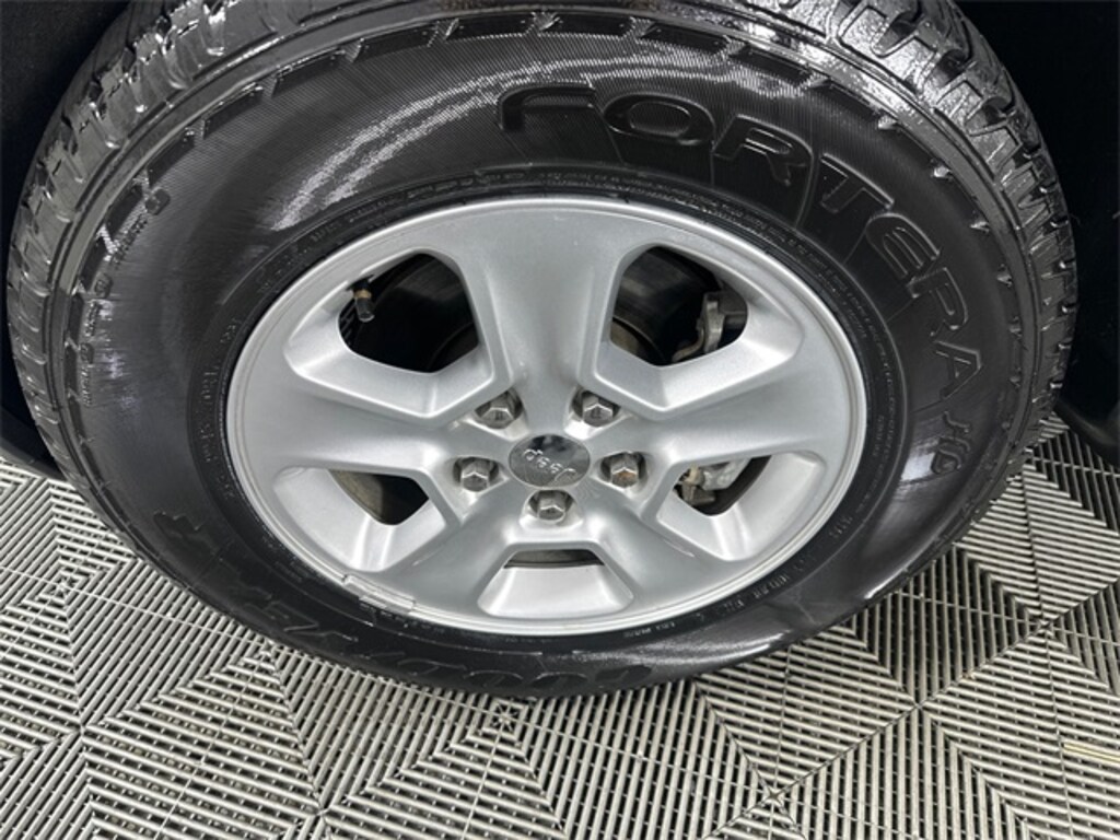 Used 2014 Jeep Grand Cherokee Laredo SUV