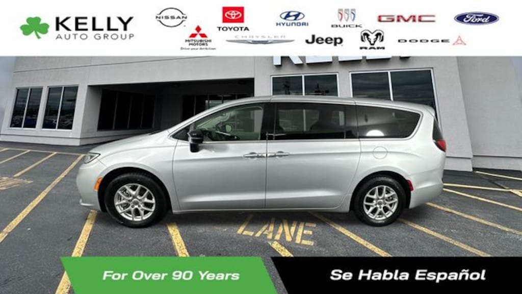 Used 2024 Chrysler Pacifica Touring L Minivan/Van