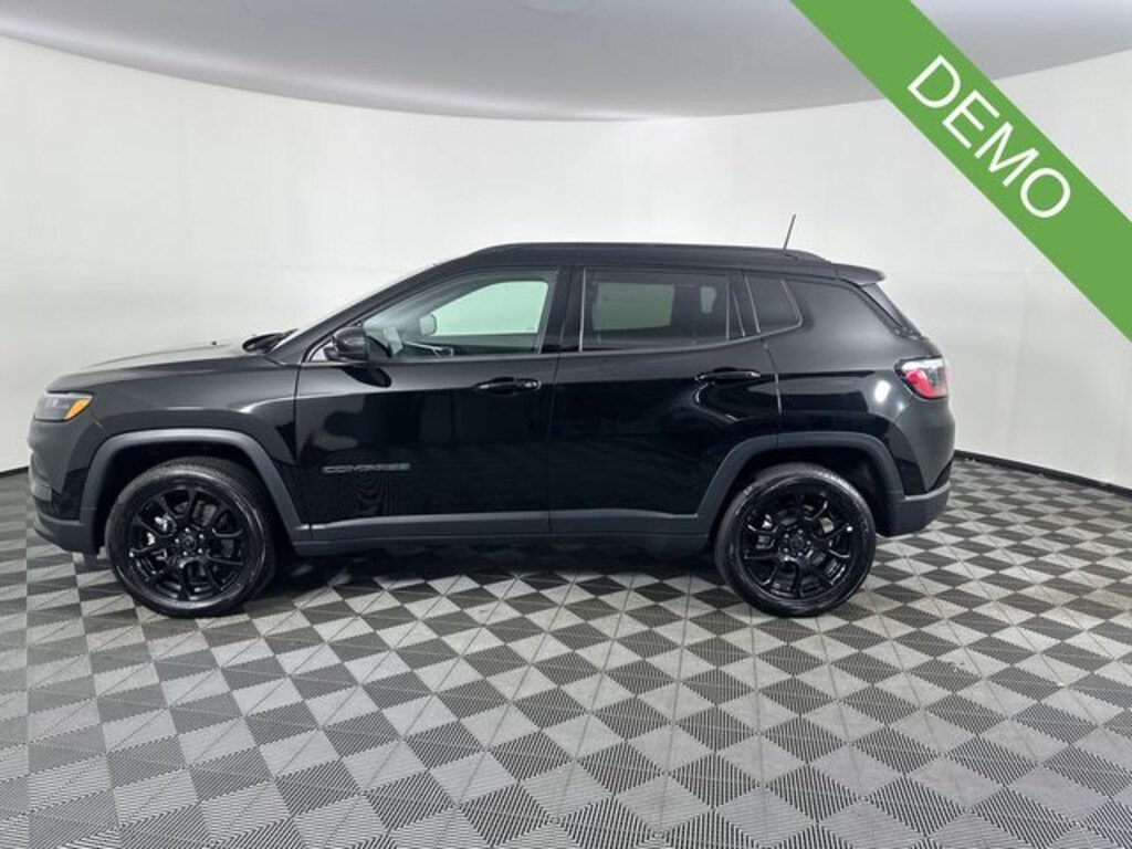 New 2026 Jeep Compass LATITUDE ALTITUDE 4X4 Sport Utility