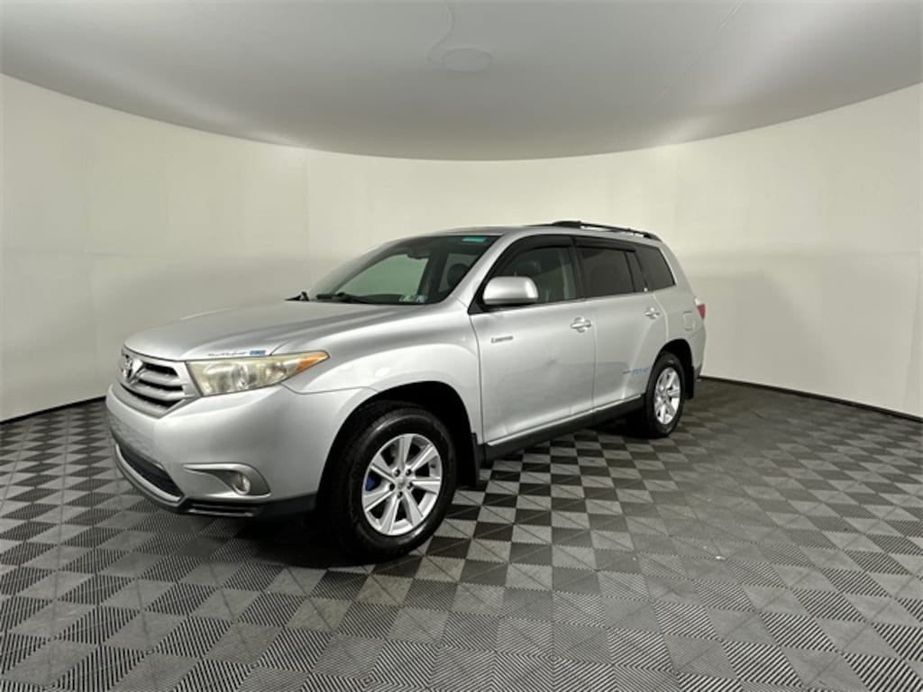 Used 2011 Toyota Highlander SE SUV