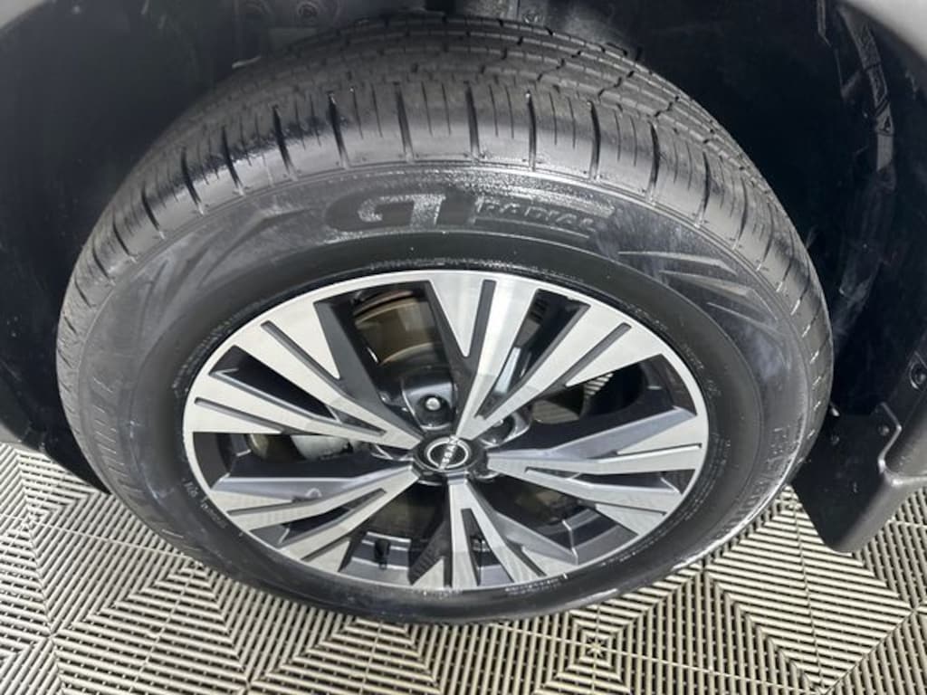 Used 2023 Nissan Rogue SV SUV