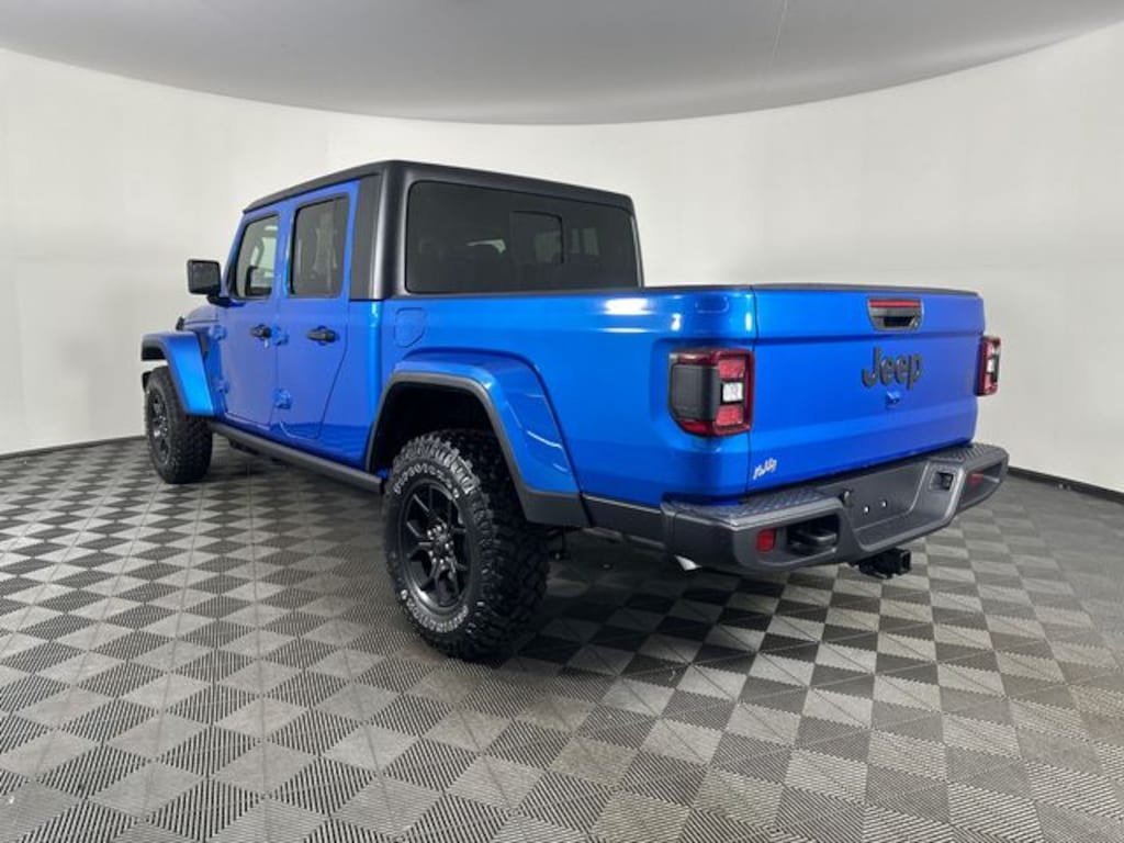 New 2026 Jeep Gladiator WILLYS 4X4 Pickup