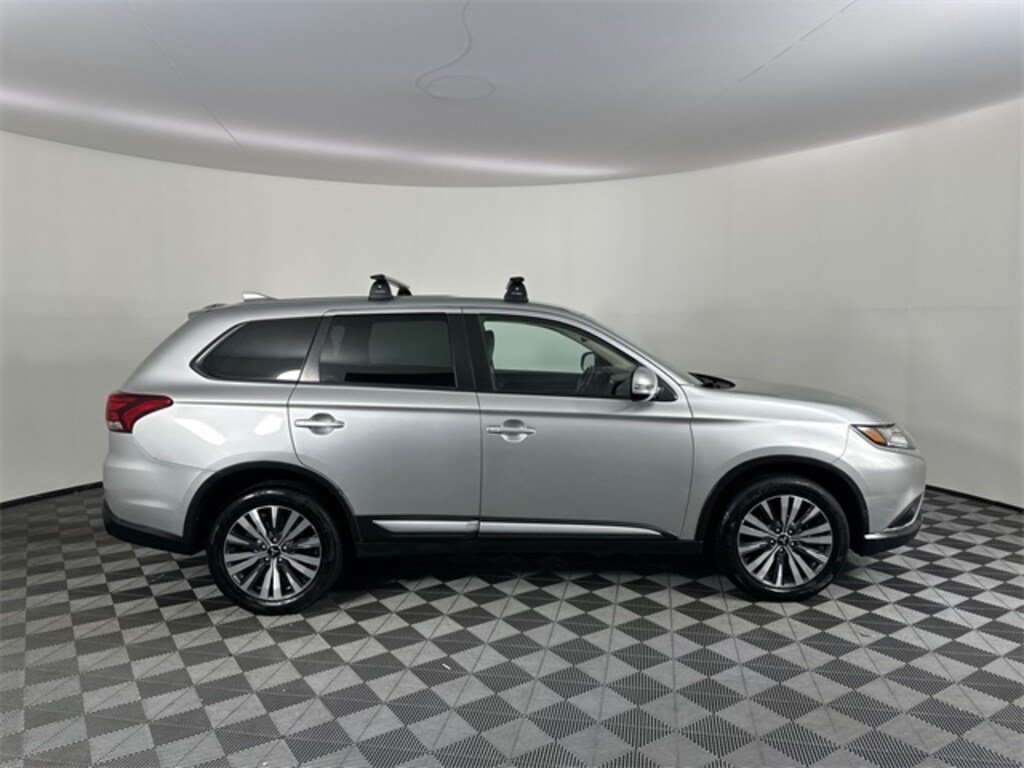 Used 2020 Mitsubishi Outlander SE SUV