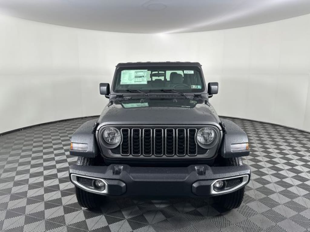 New 2026 Jeep Gladiator SPORT 4X4 Pickup