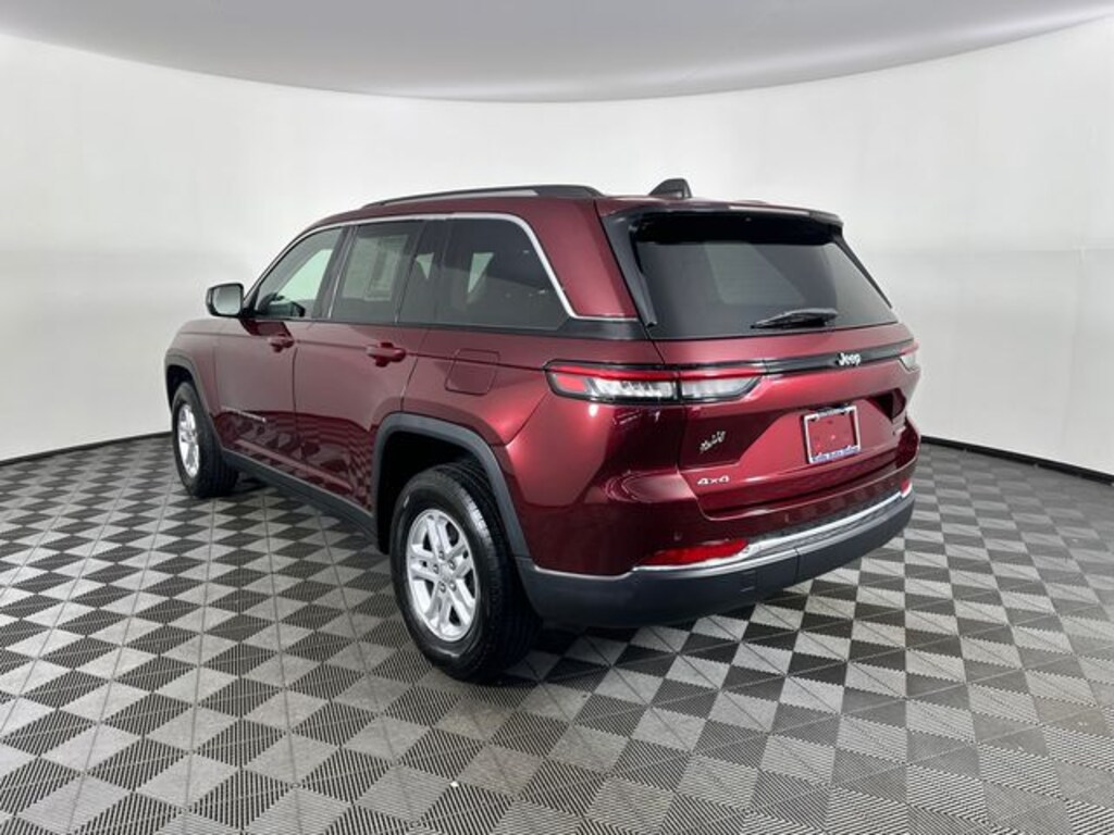 Used 2023 Jeep Grand Cherokee Laredo SUV