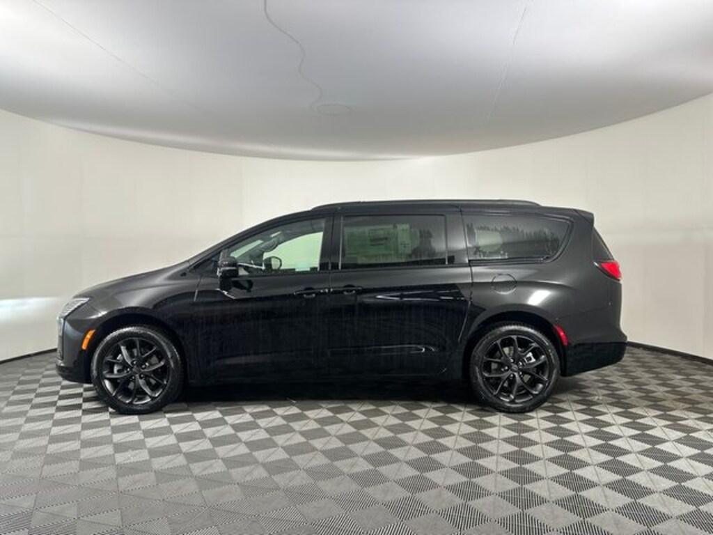 New 2027 Chrysler Pacifica LIMITED AWD Passenger Van
