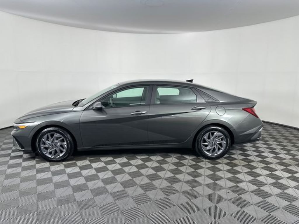 Used 2024 Hyundai Elantra SEL Sedan