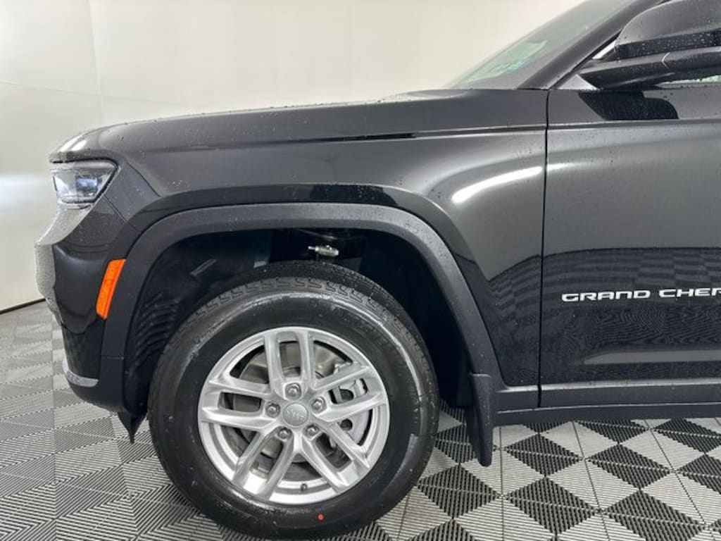 New 2026 Jeep Grand Cherokee L LAREDO X 4X4 Sport Utility
