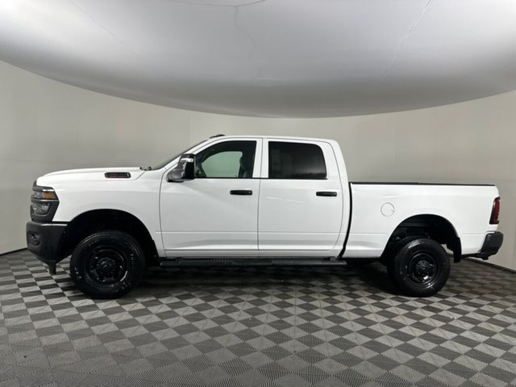 New 2026 Ram 2500 TRADESMAN CREW CAB 4X4 6'4 BOX Pickup