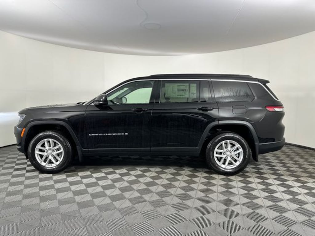 New 2026 Jeep Grand Cherokee L LAREDO X 4X4 Sport Utility