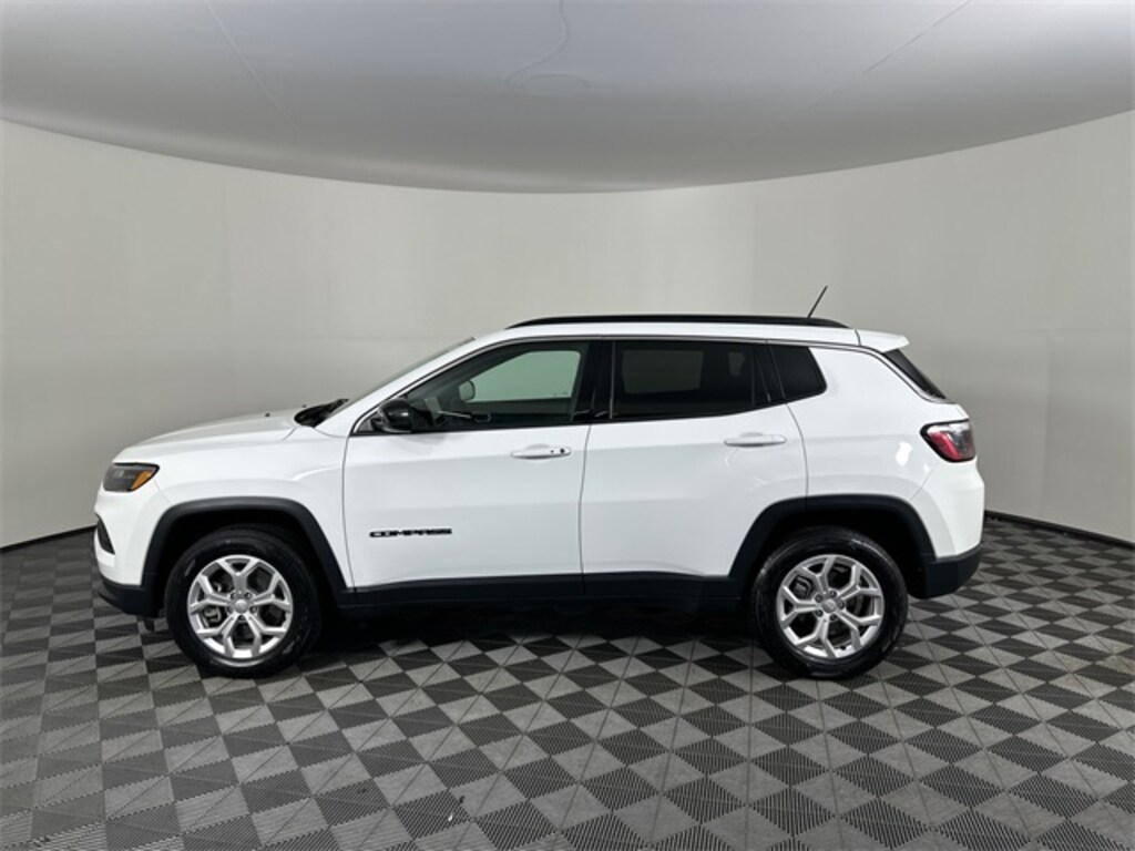 Used 2024 Jeep Compass Latitude SUV