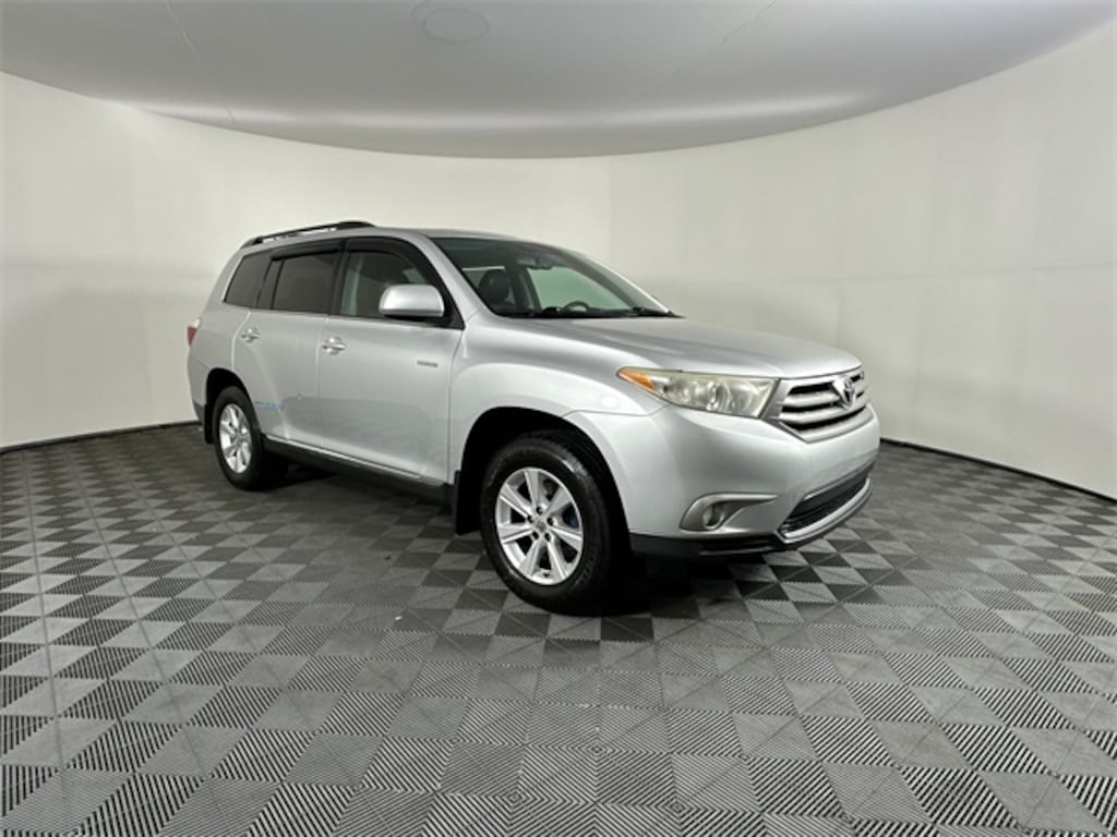 Used 2011 Toyota Highlander SE SUV