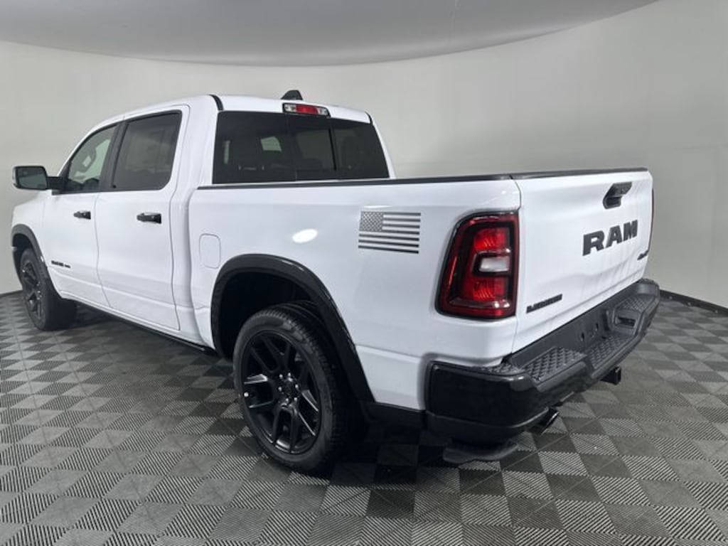 New 2026 Ram 1500 LARAMIE CREW CAB 4X4 5'7 BOX Pickup