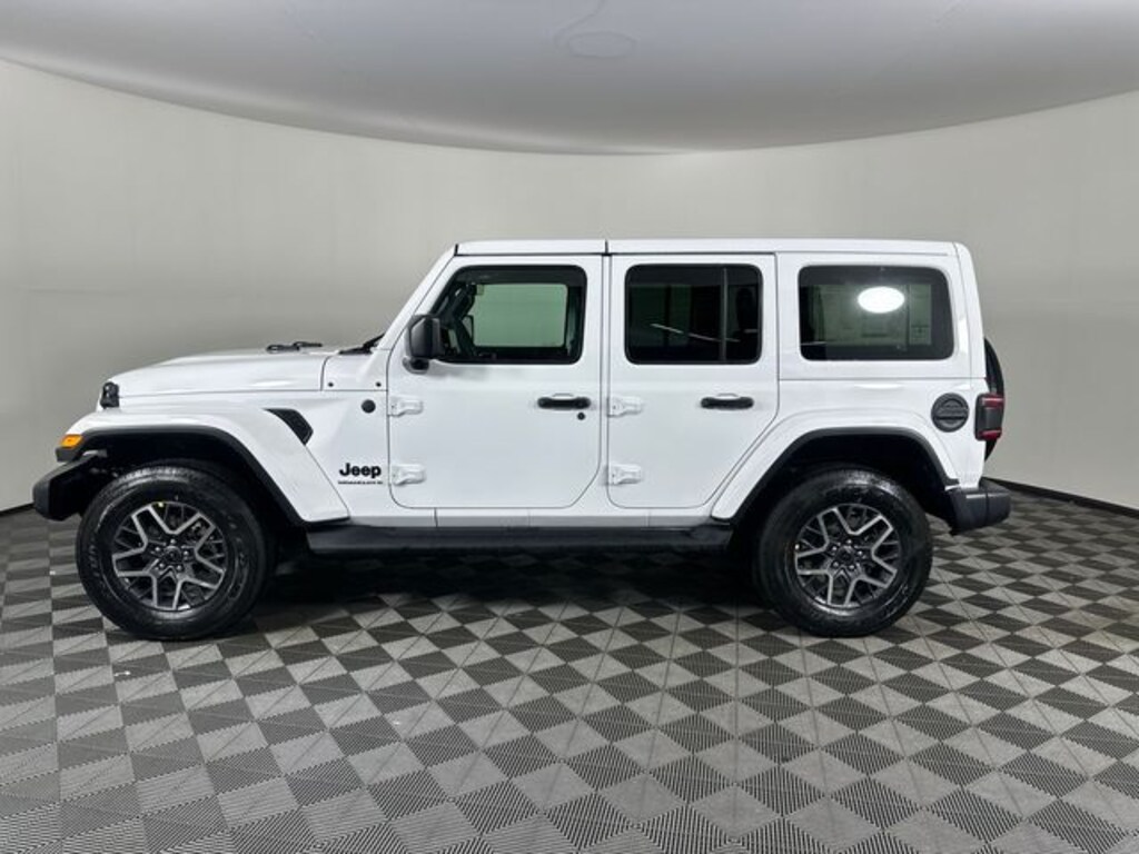 New 2026 Jeep Wrangler 4-DOOR SAHARA Sport Utility