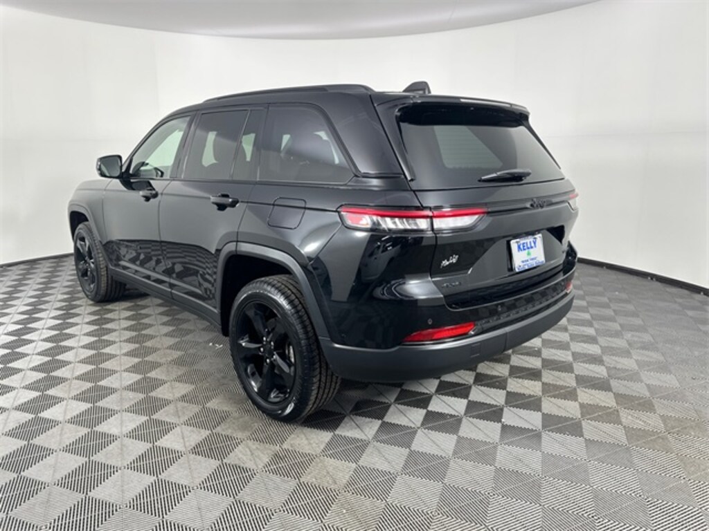 Used 2023 Jeep Grand Cherokee Limited SUV