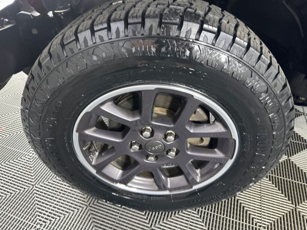 Certified 2021 Jeep Gladiator Overland Truck