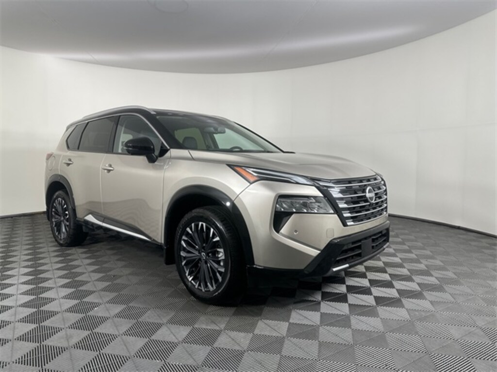 Used 2025 Nissan Rogue Platinum SUV