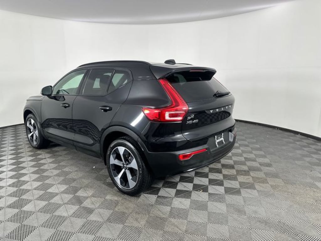 Used 2025 Volvo XC40 B5 Plus Dark Theme SUV
