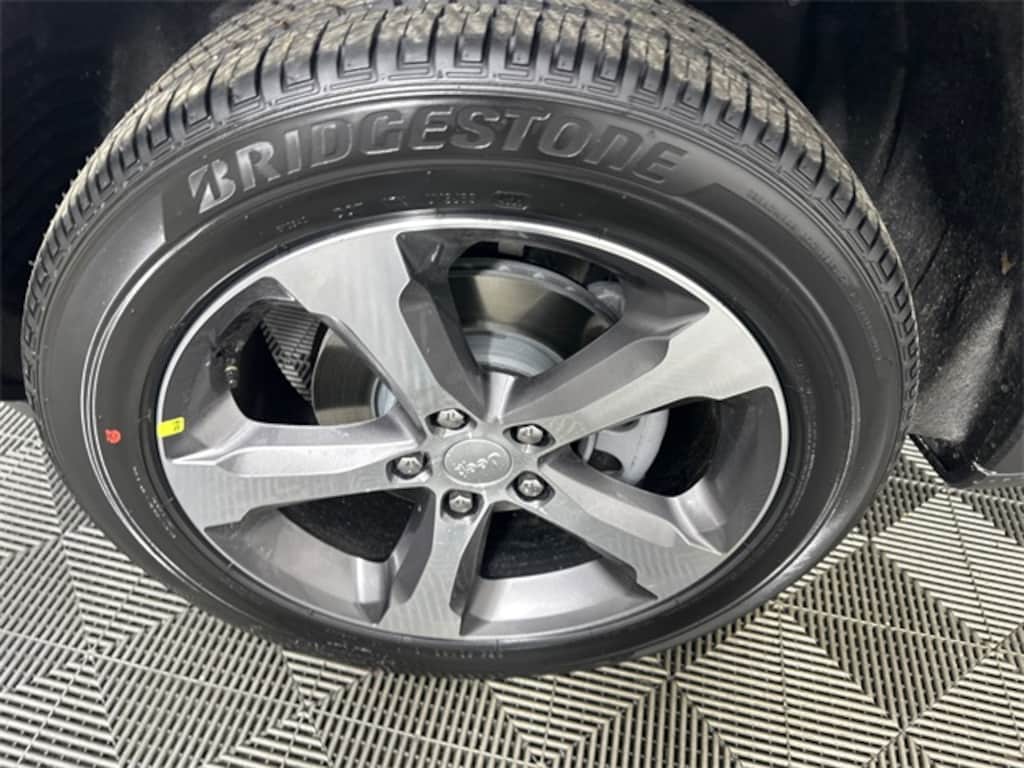 New 2026 Jeep Grand Cherokee LIMITED 4X4 Sport Utility