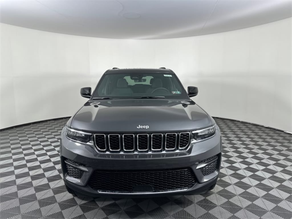 New 2025 Jeep Grand Cherokee LAREDO X 4X4 Sport Utility