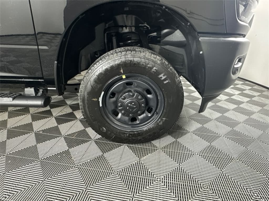 New 2026 Ram 2500 TRADESMAN CREW CAB 4X4 6'4 BOX Pickup