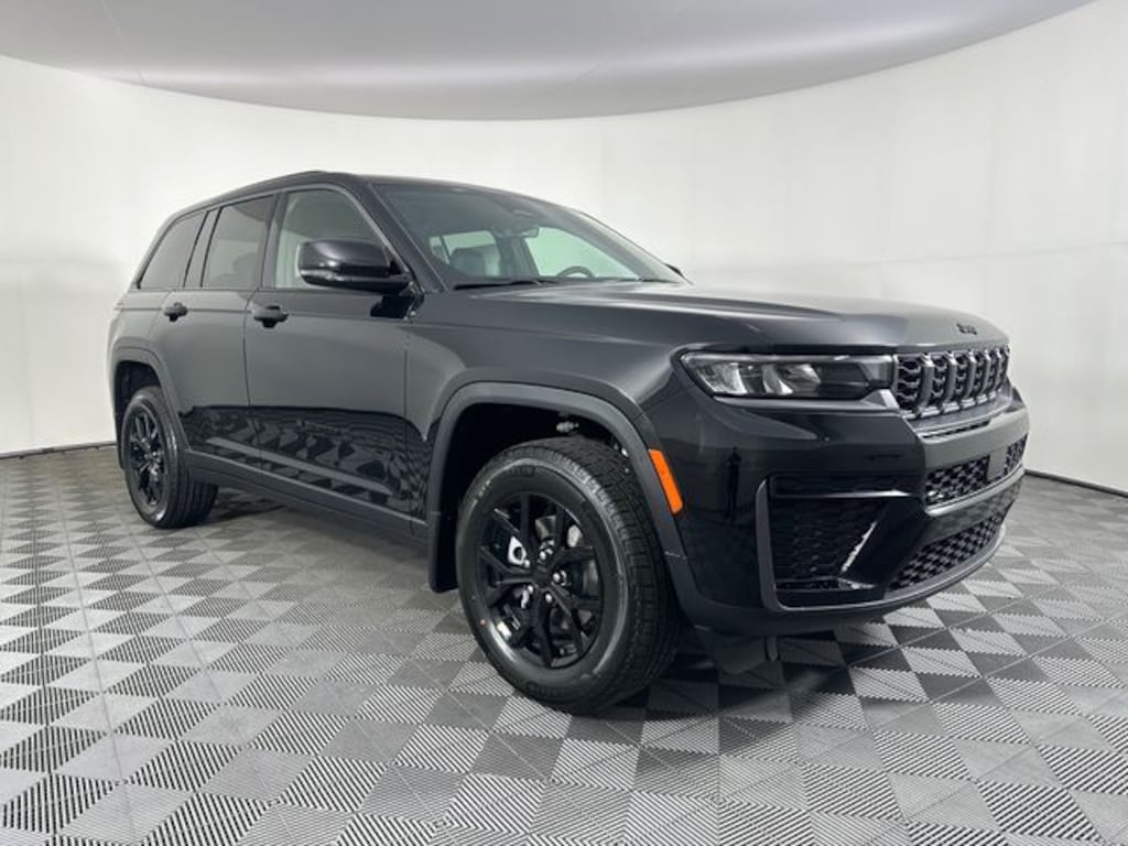 New 2026 Jeep Grand Cherokee LAREDO ALTITUDE 4X4 Sport Utility