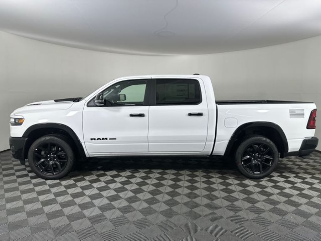 New 2026 Ram 1500 LARAMIE CREW CAB 4X4 5'7 BOX Pickup