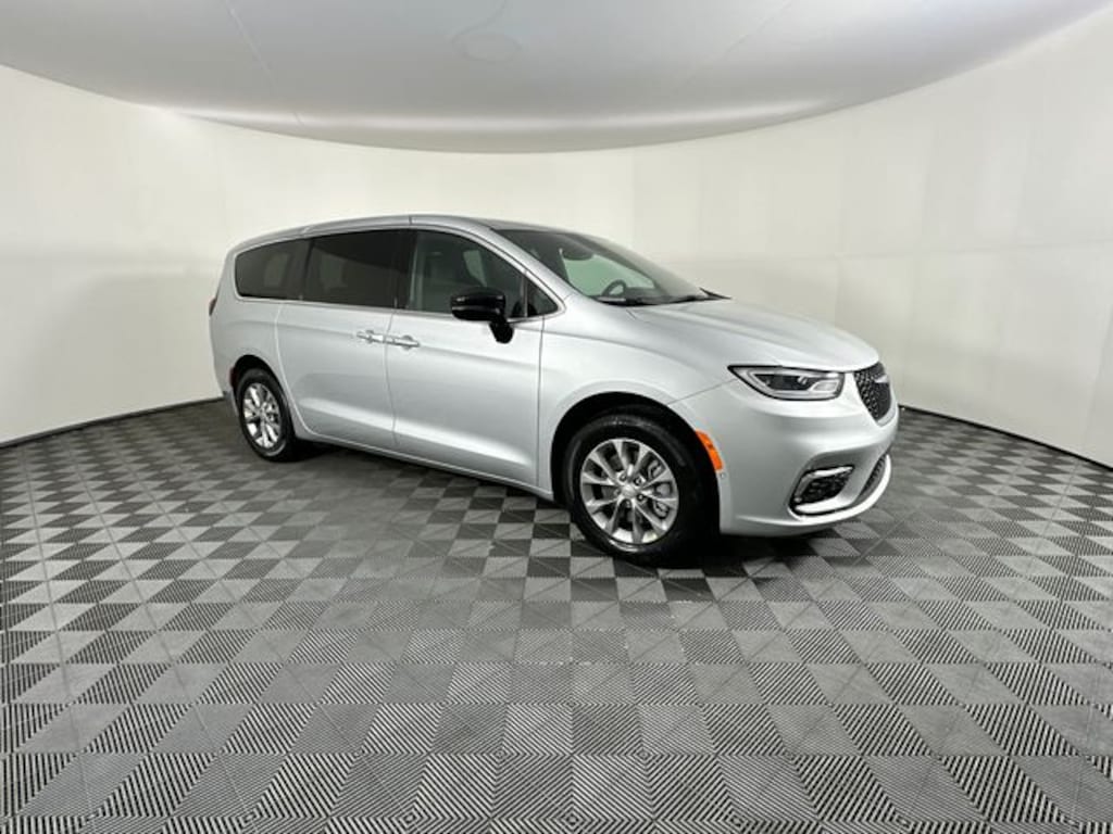 New 2026 Chrysler Pacifica SELECT AWD Passenger Van