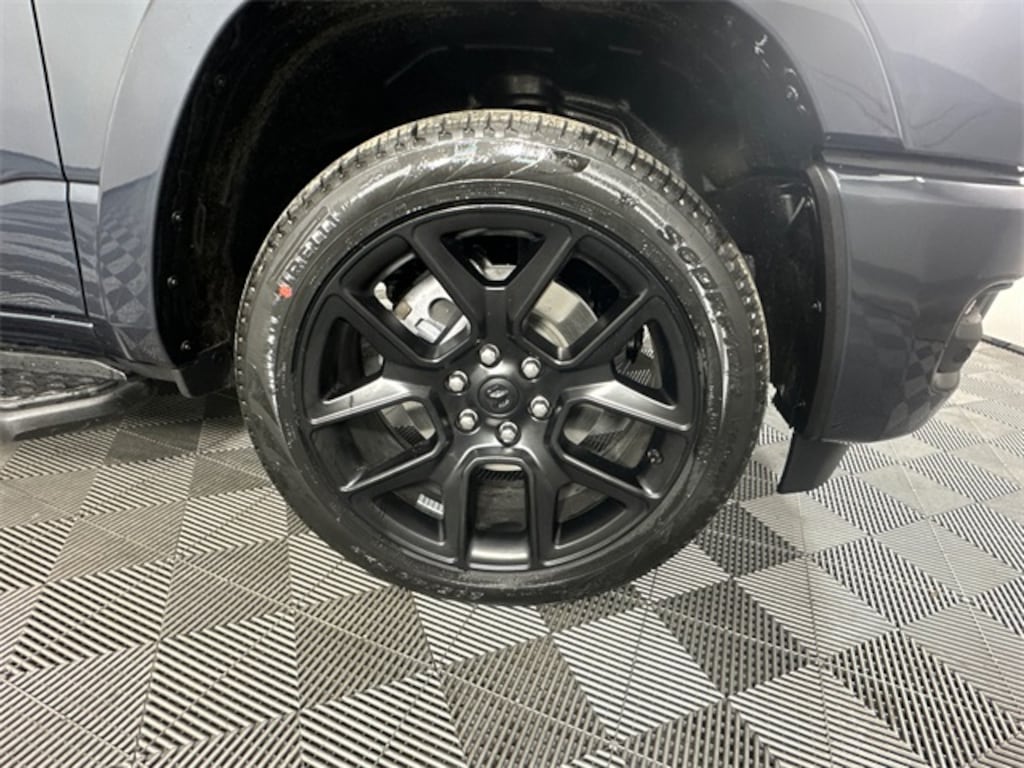 New 2026 Ram 1500 LARAMIE CREW CAB 4X4 5'7 BOX Pickup