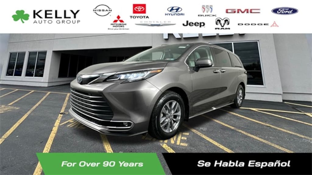 Used 2022 Toyota Sienna XLE Minivan/Van