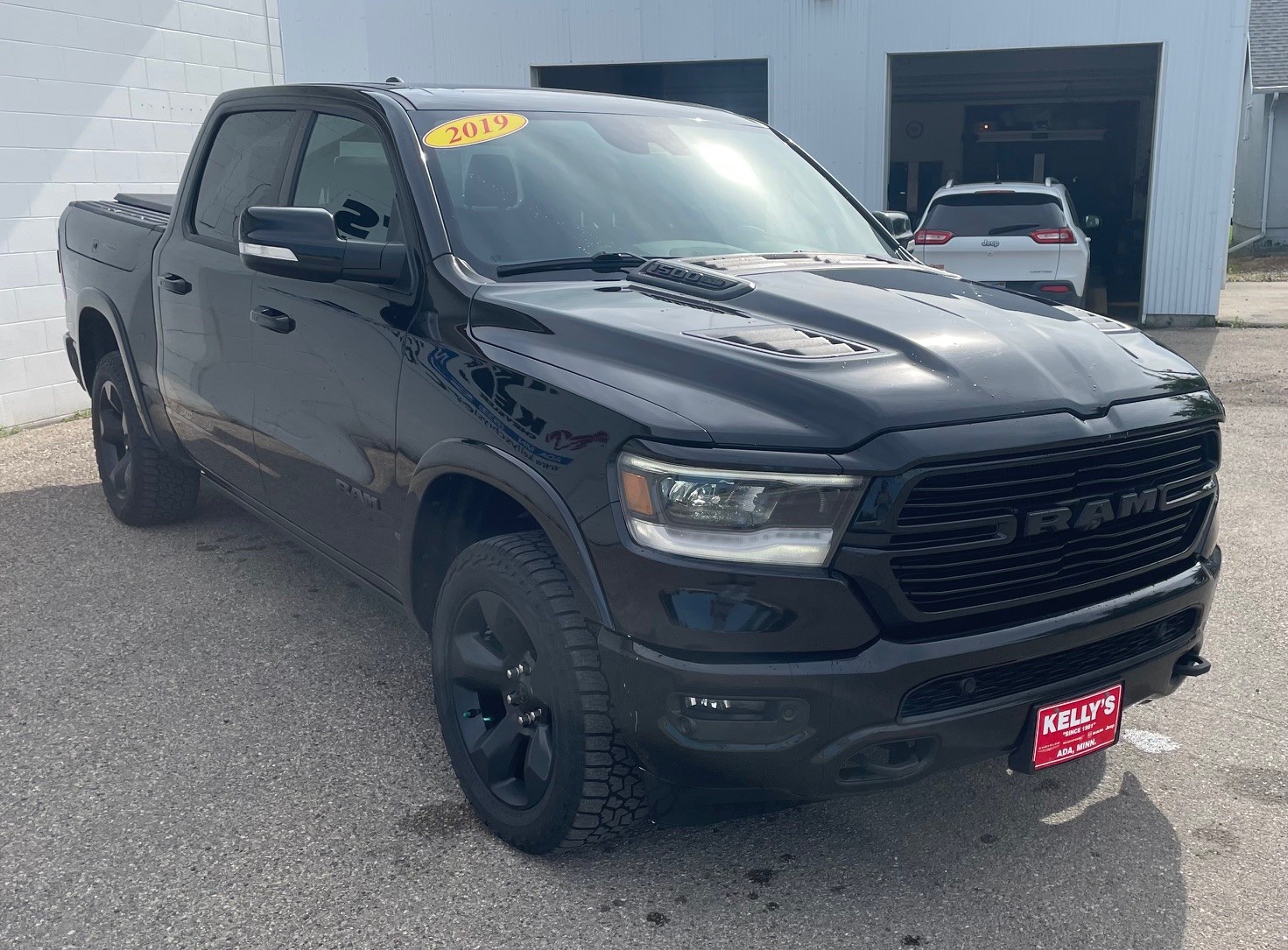 Used 2019 RAM Ram 1500 Pickup Laramie with VIN 1C6SRFJT8KN634566 for sale in Ada, Minnesota