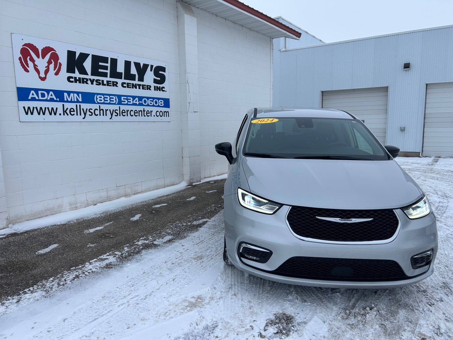 Used 2024 Chrysler Pacifica Touring L with VIN 2C4RC1BG7RR172365 for sale in Ada, Minnesota