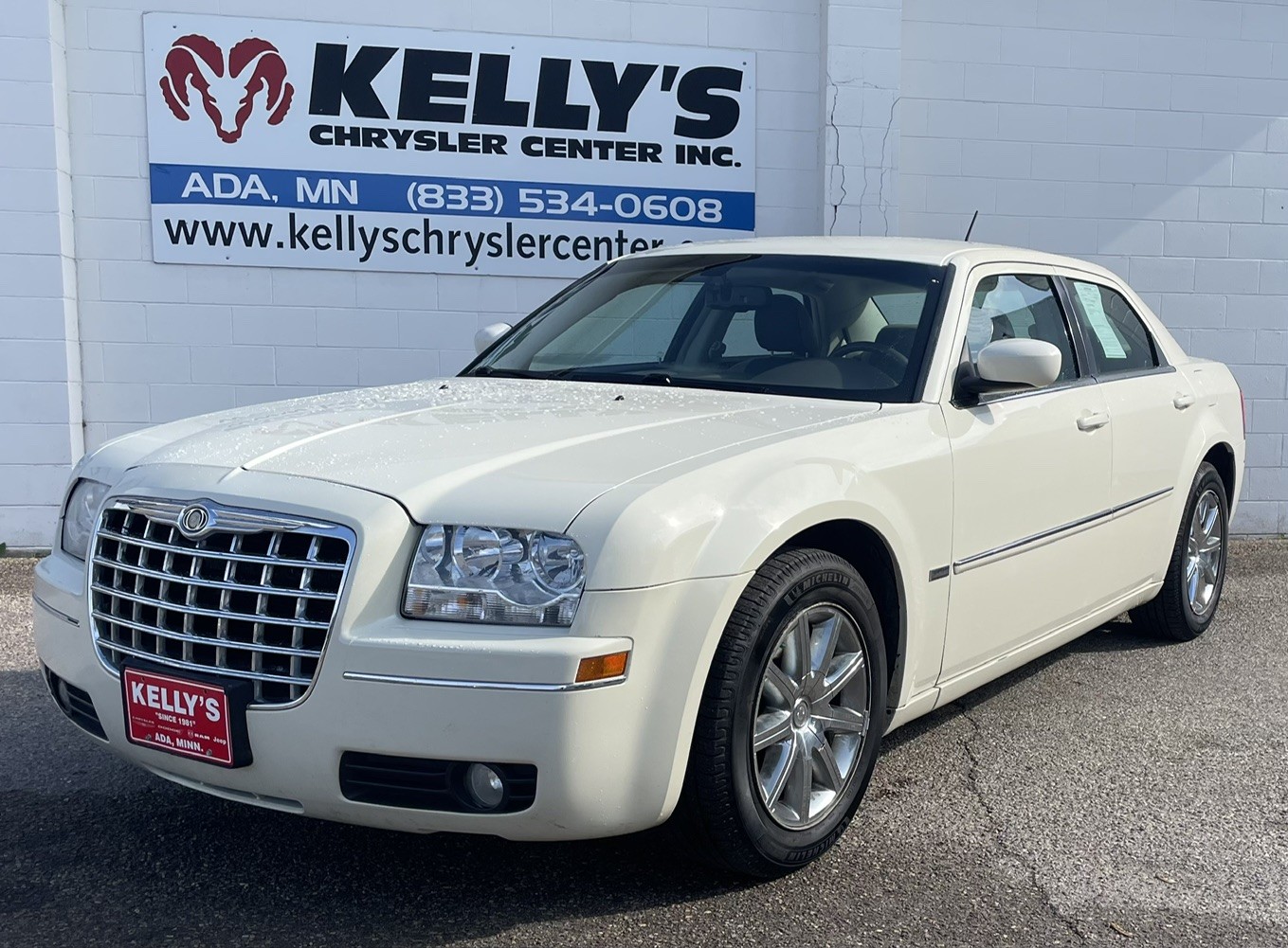 2008 Chrysler 300 Touring's photo