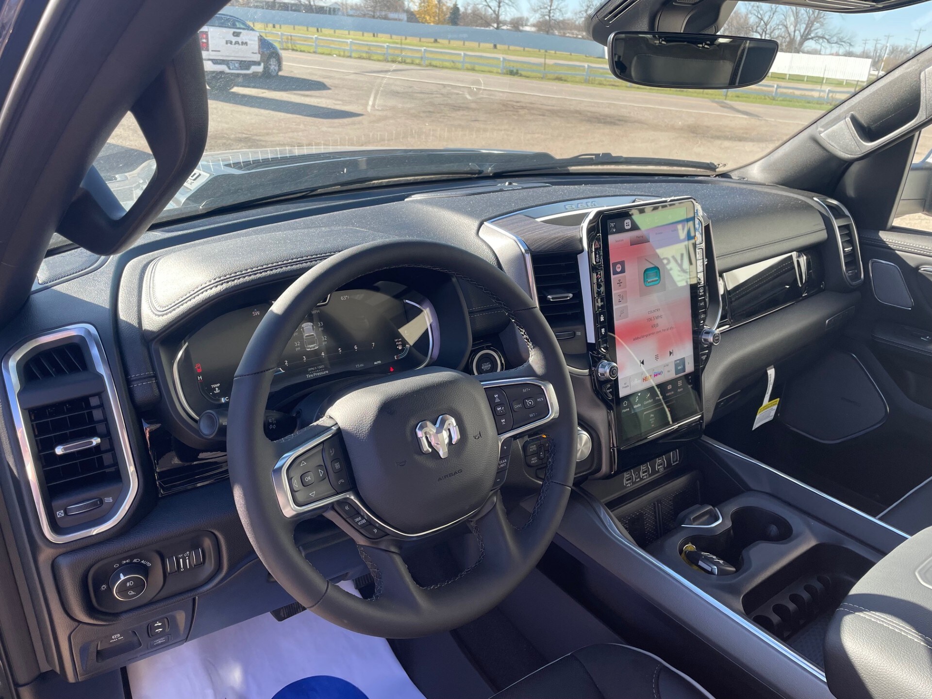 2026 Ram 1500 Laramie photo 4