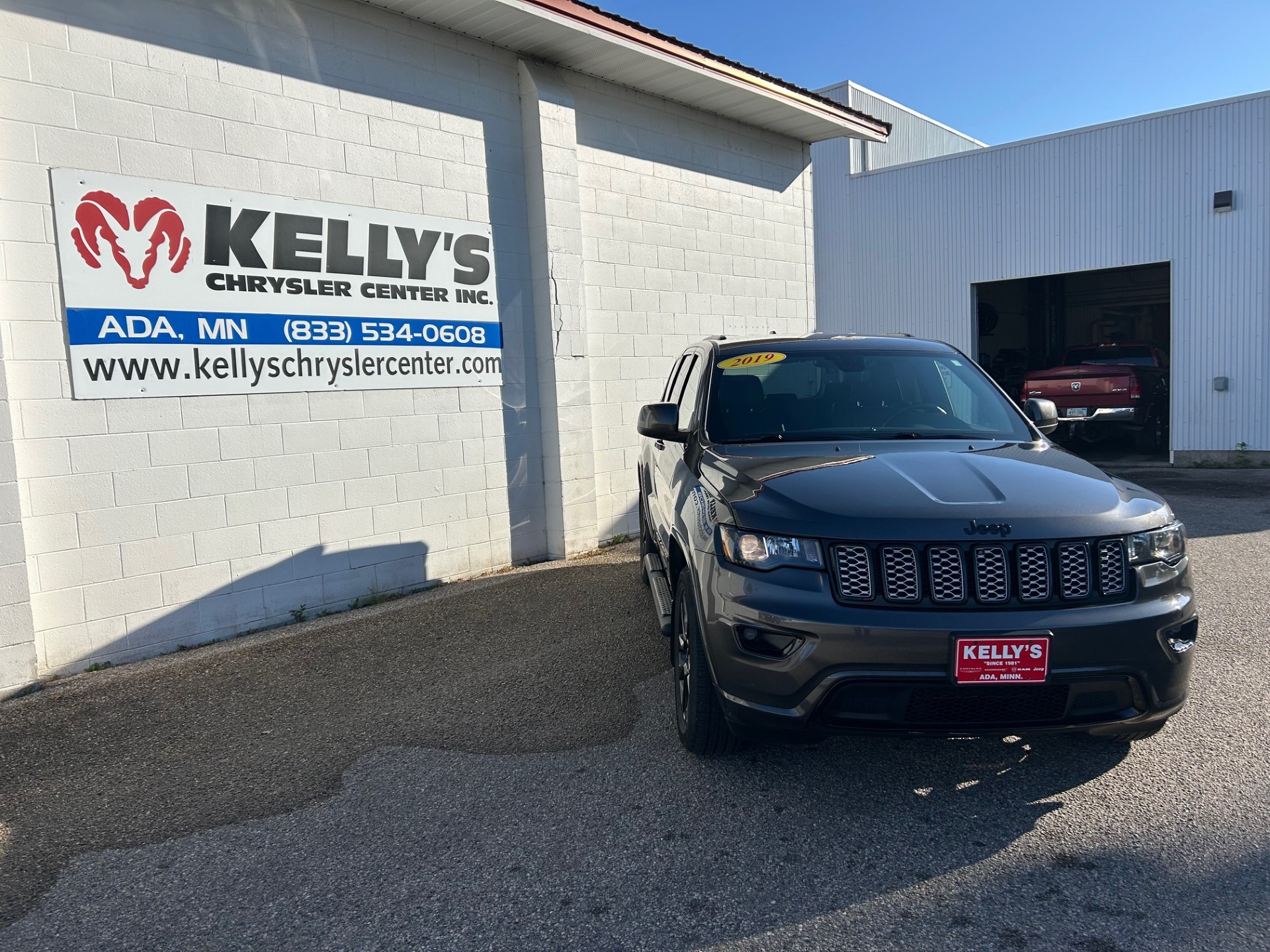 Used 2019 Jeep Grand Cherokee Altitude with VIN 1C4RJFAG2KC768843 for sale in Ada, Minnesota