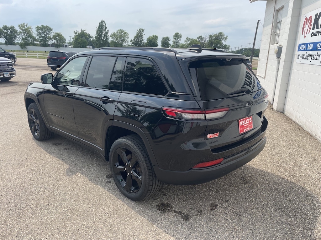 Used 2023 Jeep Grand Cherokee Limited SUV