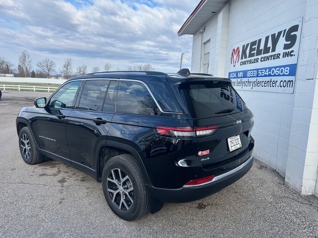 Used 2023 Jeep Grand Cherokee Limited SUV