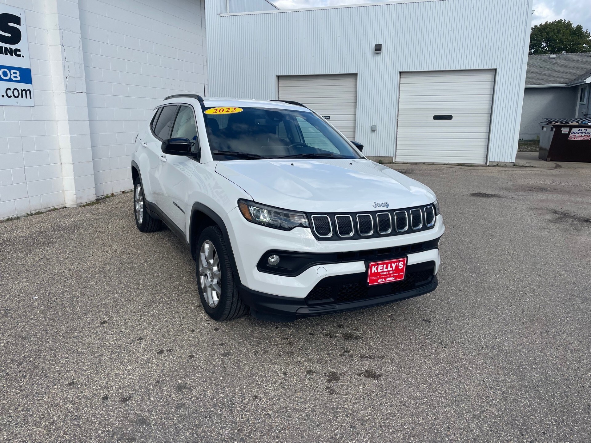 2022 Jeep Compass Latitude Lux photo 2