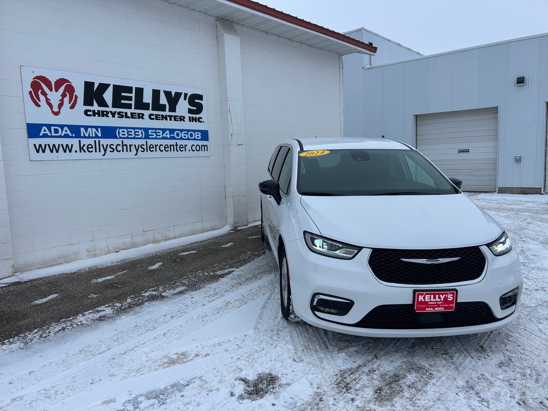 Used 2024 Chrysler Pacifica Touring L with VIN 2C4RC1BGXRR125475 for sale in Ada, Minnesota