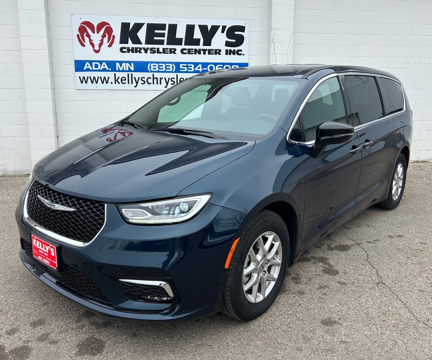 2025 Chrysler Pacifica Select