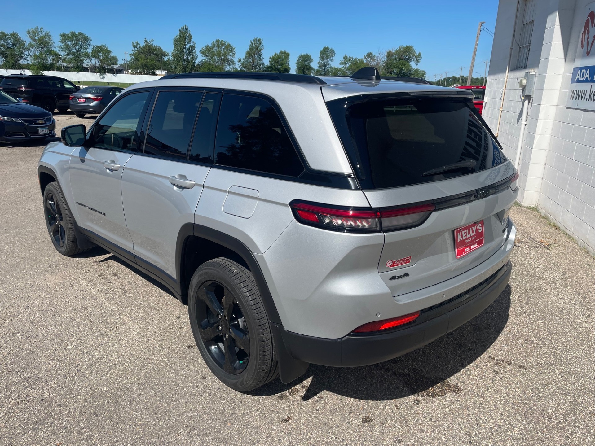 Used 2024 Jeep Grand Cherokee Limited with VIN 1C4RJHBG7RC201726 for sale in Ada, Minnesota