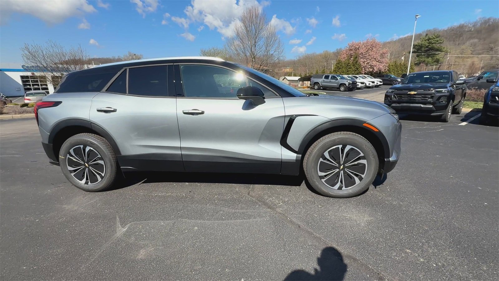 2025 Chevrolet Blazer EV photo 2