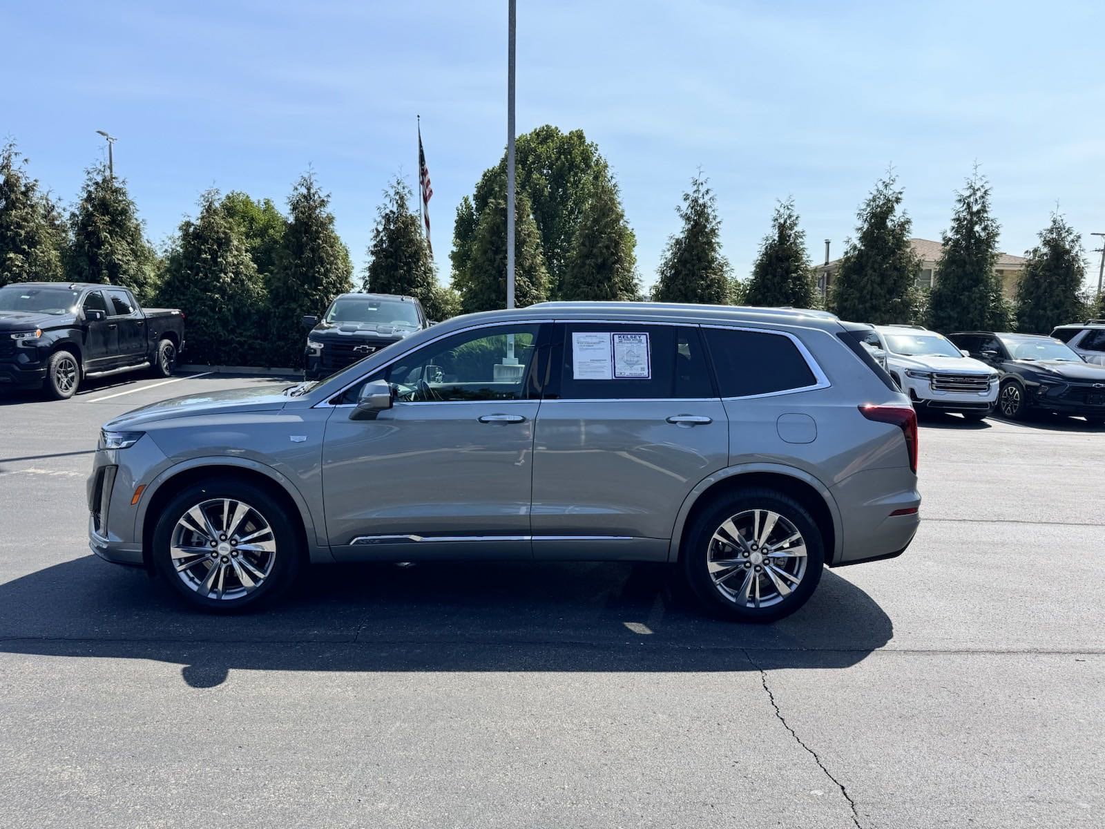 Used 2023 Cadillac XT6 Premium Luxury with VIN 1GYKPDRS1PZ166396 for sale in Greendale, IN