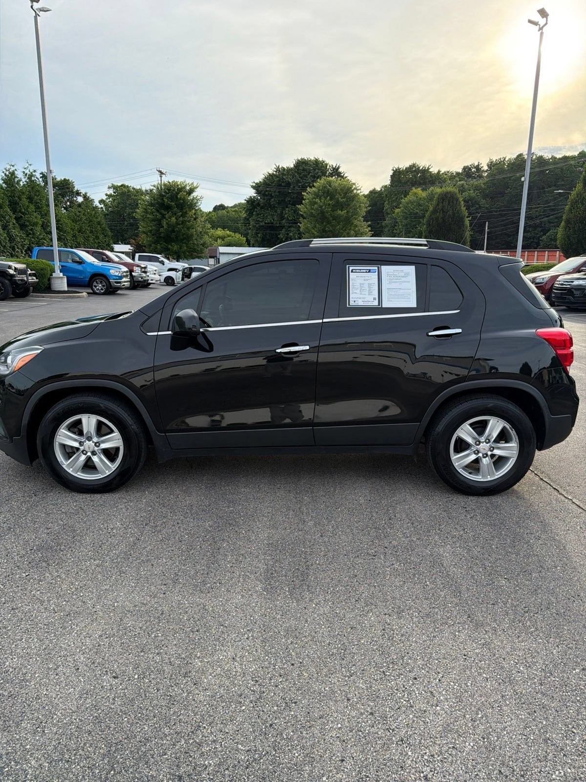 Used 2019 Chevrolet Trax LT with VIN KL7CJLSB7KB822888 for sale in Greendale, IN