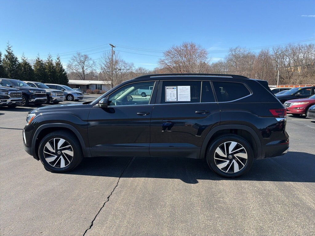 Used 2025 Volkswagen Atlas 2.0T SE w/Technology SUV