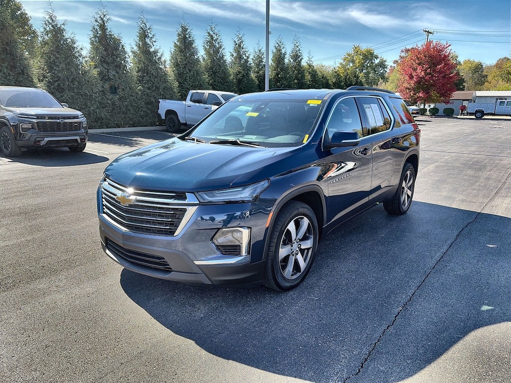 Used 2023 Chevrolet Traverse LT Leather SUV