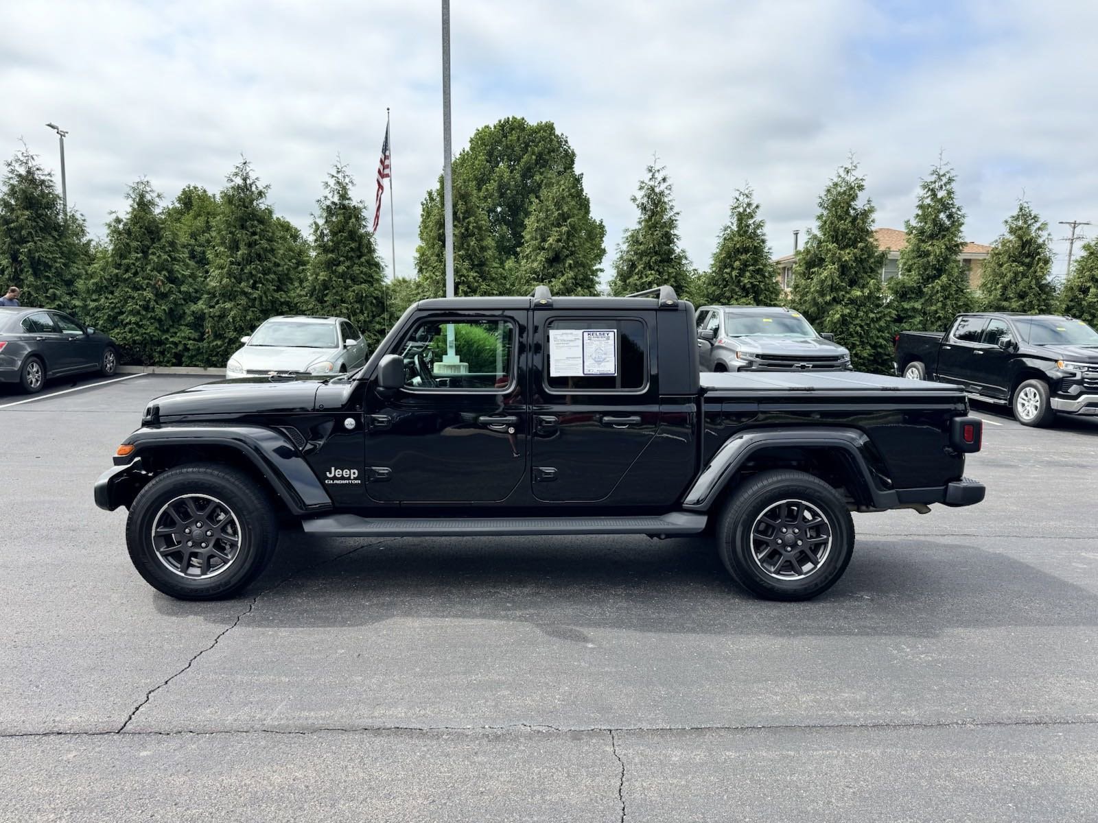 Used 2022 Jeep Gladiator Overland with VIN 1C6HJTFG9NL151986 for sale in Greendale, IN