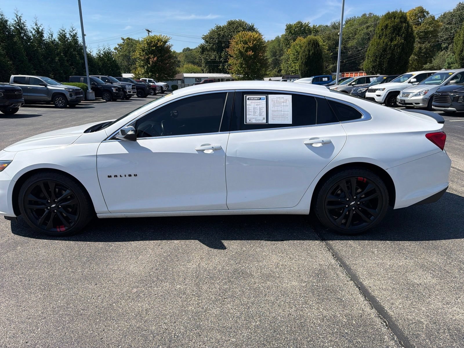 Used 2018 Chevrolet Malibu 1LT with VIN 1G1ZD5STXJF269811 for sale in Greendale, IN